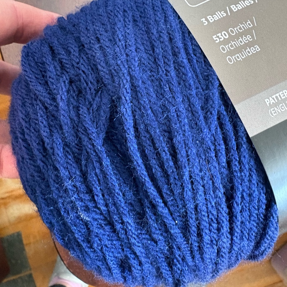 Red Heart Jumbo Yarn - soft navy 2 skeins - Picture 2 of 3